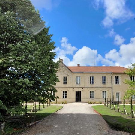 Chateau Bernon Maison D Hotes - Piscine Et Spa Bed & Breakfast Queyrac Exterior photo